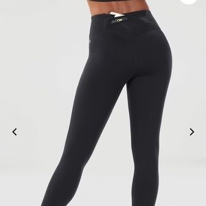 Fabletics Trinity High-Waisted Pocket Legging